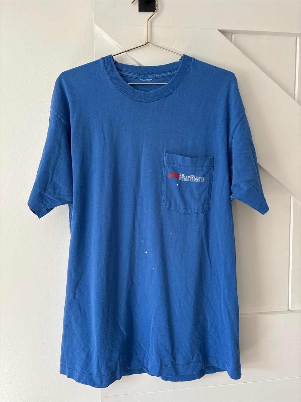 Vintage 90s Marlboro Unlimited Pocket Blue T-shirt Wolf Graphic Print